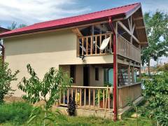 casa-din-lemn-cu-mansarda-kit-prefabricat