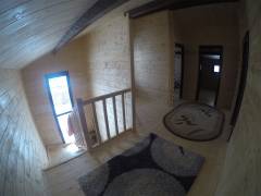 Mansarda casei din lemn, constructie ecologica cu design rustic