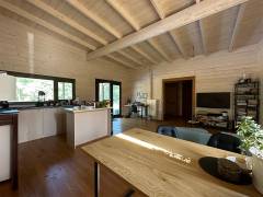 Case din lemn la cheie, concepute pentru confort și eficiență energetică