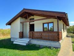 casa-din-lemn-izolata-concept-traditional-almek