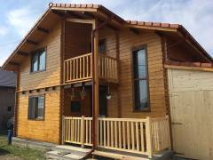 Modele cabane din lemn cu mansarda, constructie prefabricata modulara